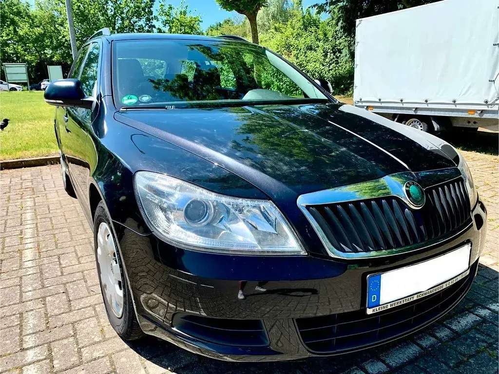 Gebraucht Skoda Octavia 122 PS (89 kW) 2012 Schwarz Kombi