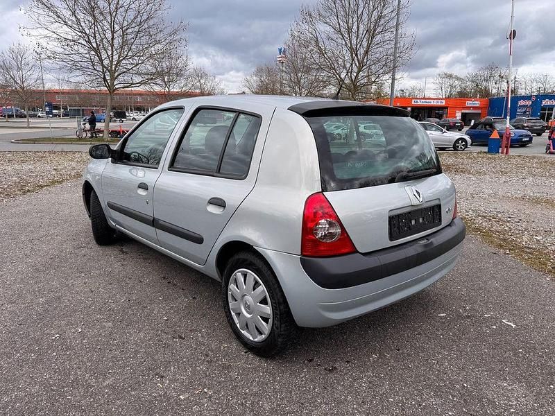 Gebraucht Renault Clio II 75 PS (55 kW) 2004 Silber Limousine