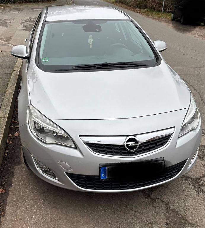 Gebraucht Opel Astra Selection 101 PS (74 kW) 2010 Silber Limousine