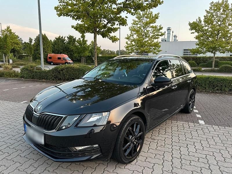 Schwarz Gebraucht 2017 Skoda Octavia Kombi | 12.200 € (Etwas zu teuer) - Bild 1/4