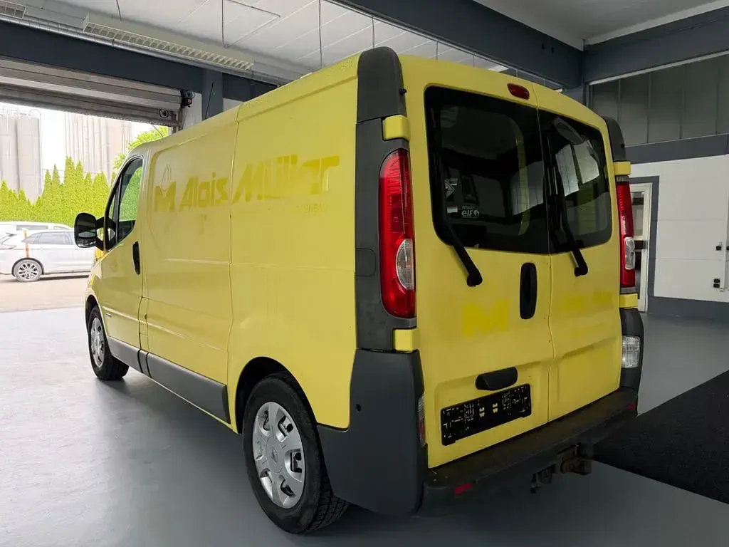 Gebraucht Renault Trafic 114 PS (83 kW) 2013 Gelb Van / Kleinbus