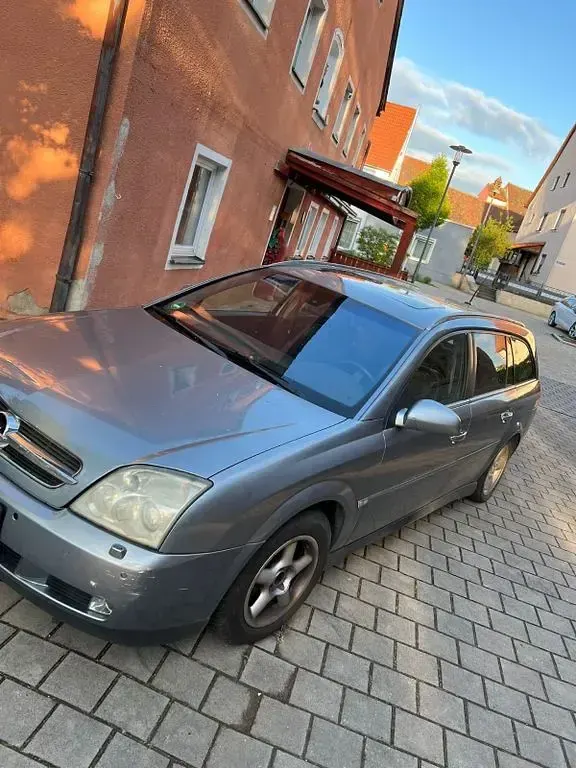 Używany Opel Vectra 120 KM (88 kW) 2005 Srebrny Sedan/Limuzyna