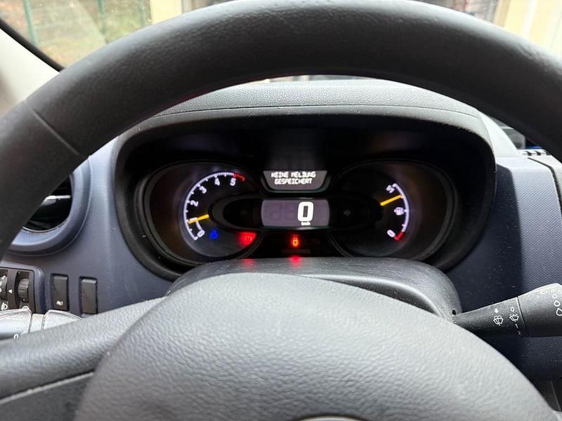 Gebraucht Opel Vivaro 125 PS (91 kW) 2016 Weiß Van / Kleinbus