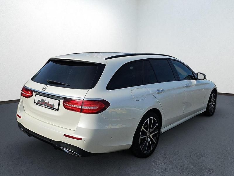 Gebraucht Mercedes E350 AMG 258 PS (189 kW) 2017 Weiß Limousine