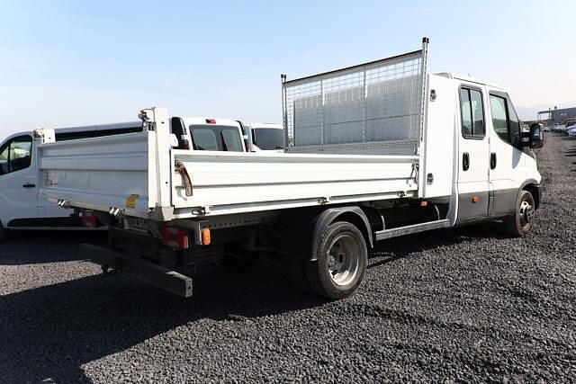 Gebraucht Iveco Daily 136 PS (100 kW) 2018 Weiß weiß Van