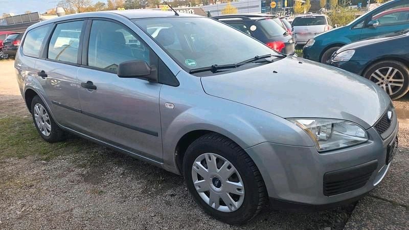 Gebraucht Ford Focus 103 PS (75 kW) 2005 Silber Kombi