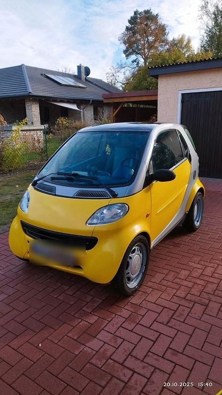 Gelb Gebraucht 1999 Smart ForTwo Coupé Coupé | 2.000 € - Bild 1/4