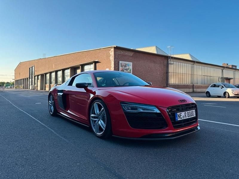 Rot Gebraucht 2015 Audi R8 Coupé Coupé | 85.000 € (Guter Preis) - Bild 1/4