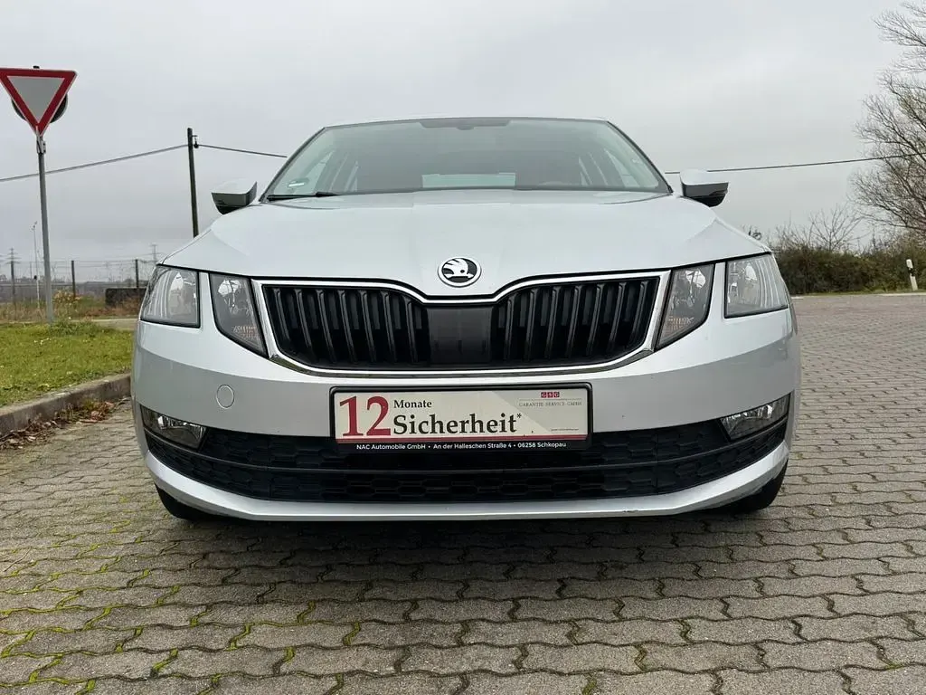 Gebraucht Skoda Octavia Ambition 116 PS (85 kW) 2017 Silber Limousine