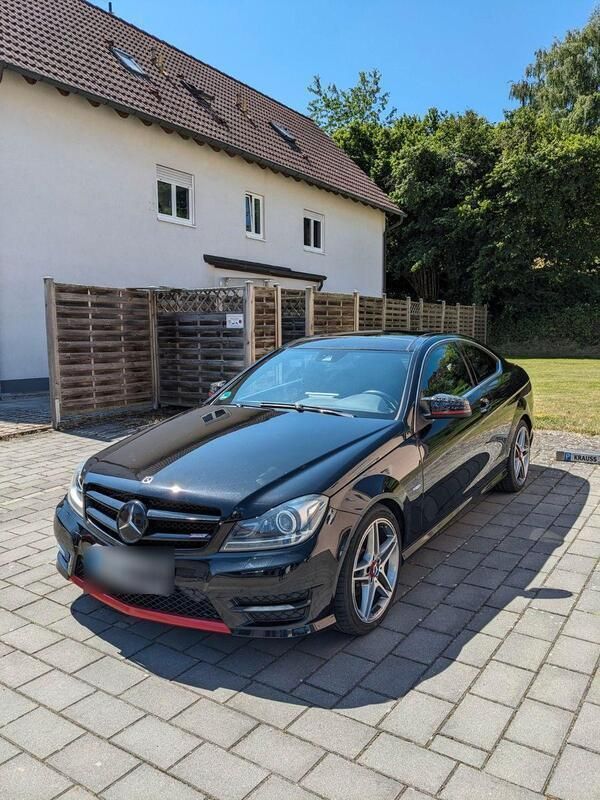 Schwarz Gebraucht 2011 Mercedes C250 Coupé | 10.500 € (Guter Preis) - Bild 1/4