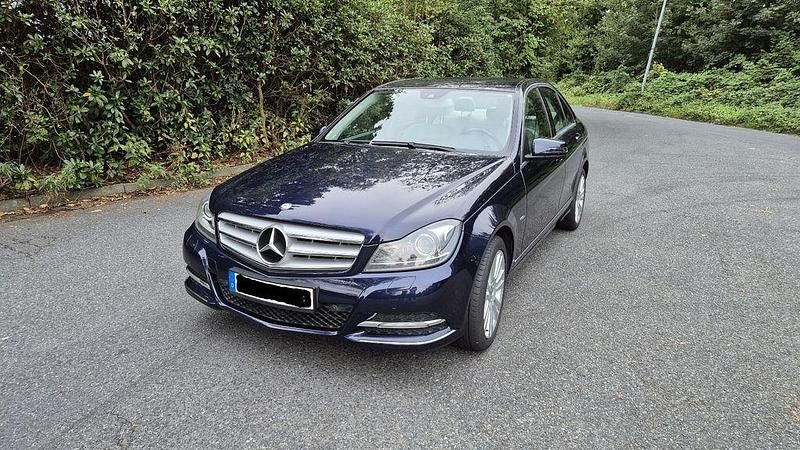 Gebraucht Mercedes C350 306 PS (225 kW) 2011 Blau Limousine