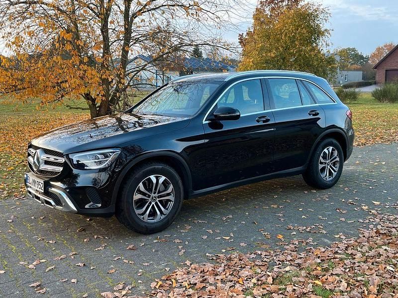 Schwarz Gebraucht 2020 Mercedes GLC220 SUV | 29.900 € (Superpreis) - Bild 1/4