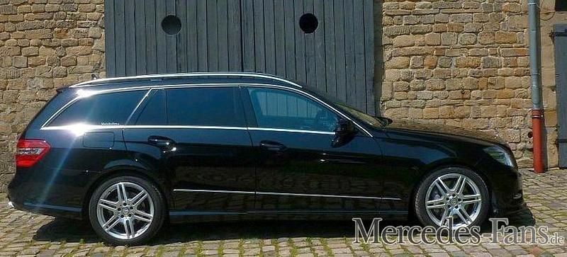 Gebraucht Mercedes E350 AMG 265 PS (194 kW) 2011 Schwarz Van / Kleinbus