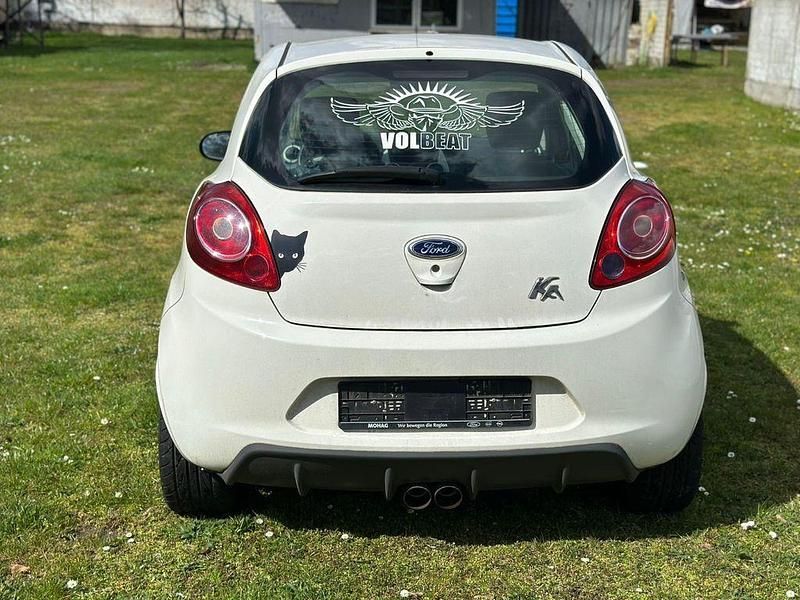 Gebraucht Ford Ka Cool & Sound Edition 69 PS (50 kW) 2012 Weiß Kleinwagen