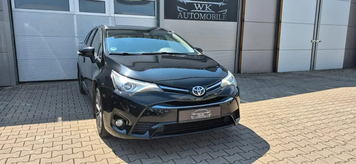 Gebraucht Toyota Avensis Business Edition 143 PS (105 kW) 2015 Schwarz Kombi