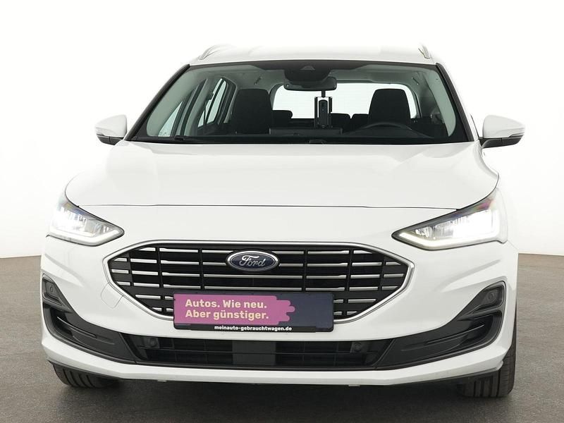 Gebraucht Ford Focus Titanium 120 PS (88 kW) 2023 Weiß Limousine