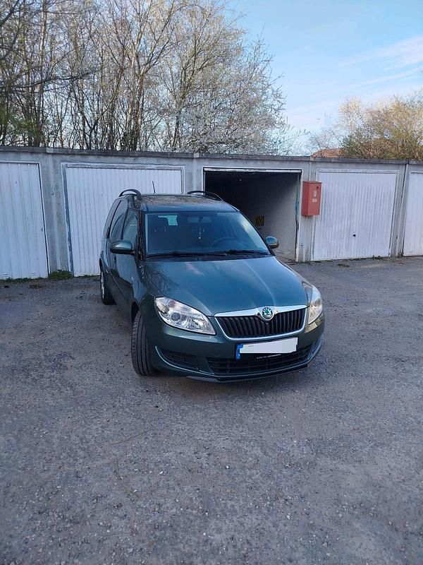 Gebraucht Skoda Roomster 85 PS (62 kW) 2012 Grün Van / Kleinbus