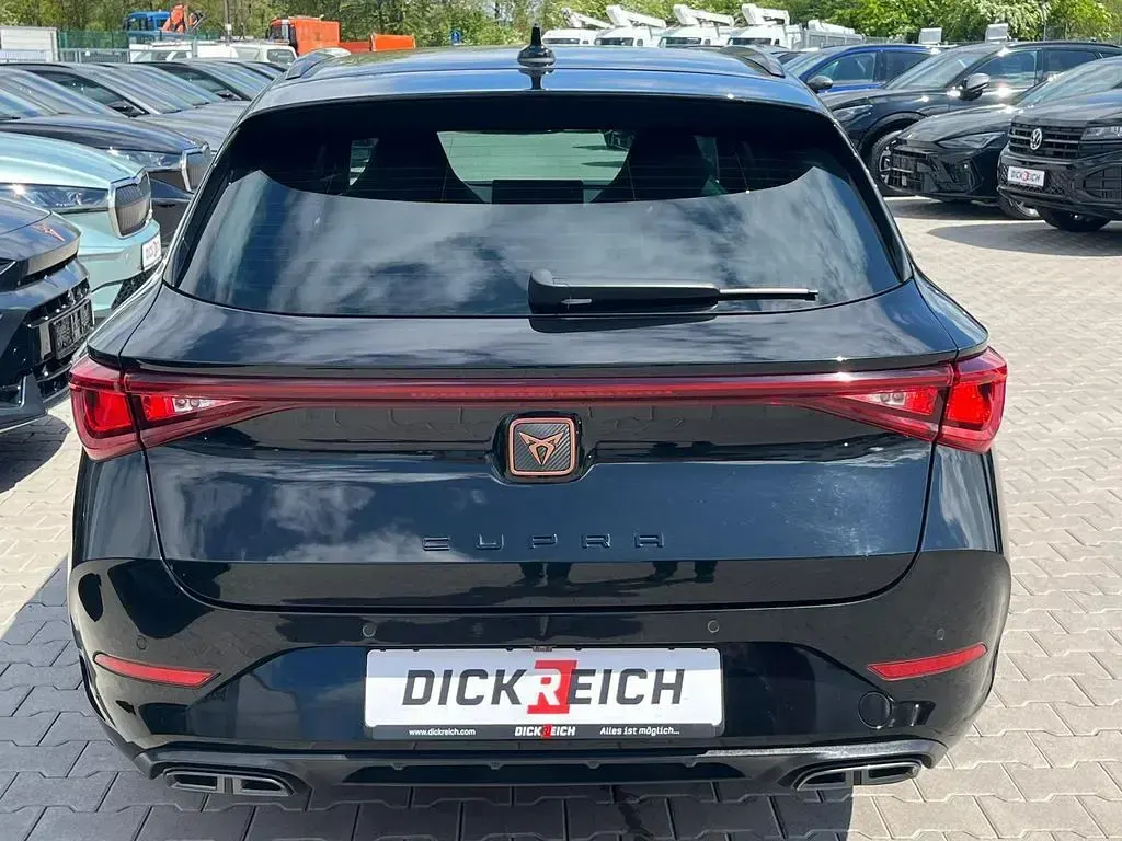 Second-hand Cupra Leon 150 CP (110 kW) 2023 Negru Berlinǎ
