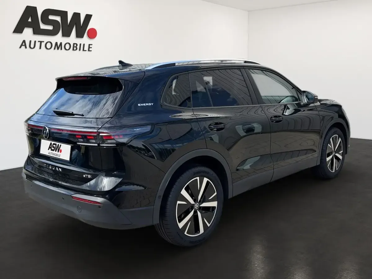 Neu VW Tiguan S 150 PS (110 kW) 2026 Grenadillschwarz metallic SUV
