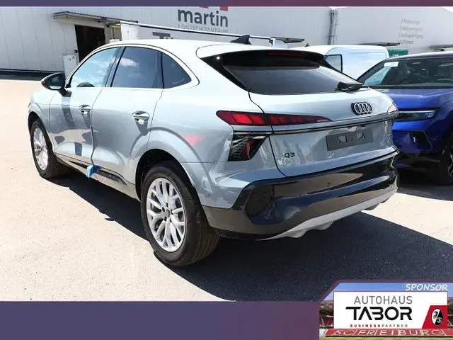 Neu Audi Q3 Sportback Ambiente 204 PS (150 kW) 2026 Grau SUV