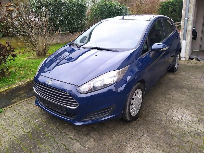 Blau Gebraucht 2014 Ford Fiesta SYNC Edition Kleinwagen | 3.500 € (Etwas zu teuer) - Bild 1/4
