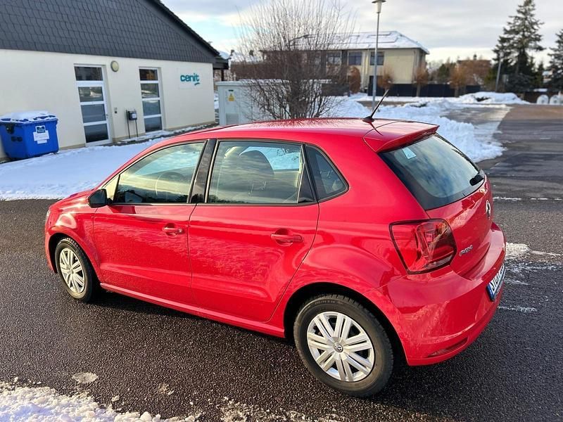 Gebraucht VW Polo 60 PS (44 kW) 2017 Rot Kleinwagen