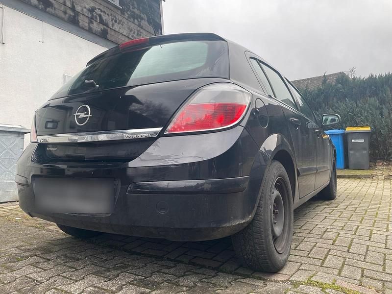 Gebraucht Opel Astra 105 PS (77 kW) 2005 Schwarz Kleinwagen
