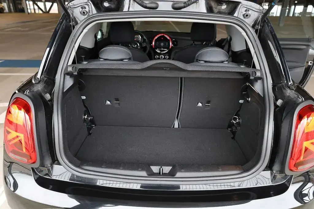 Occasion Mini ONE 102 PK (75 kW) 2022 Zwart Hatchback