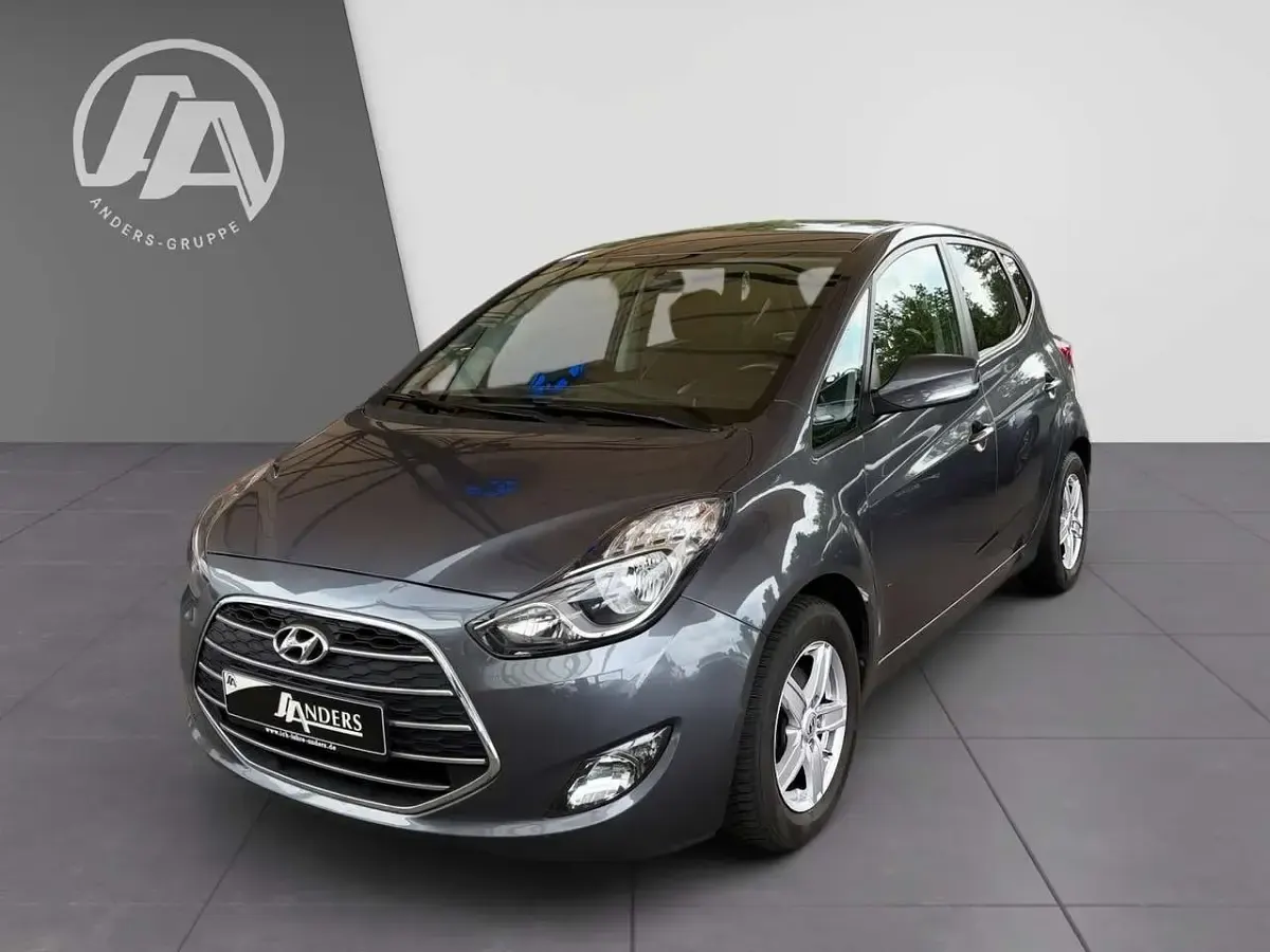 Gebraucht Hyundai ix20 YES! 90 PS (66 kW) 2017 Micron grey Kleinwagen