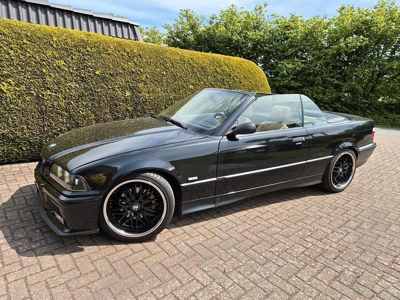Gebraucht BMW 328 Cabriolet 193 PS (141 kW) 1997 Schwarz Cabrio