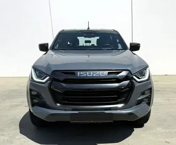 Gebraucht Isuzu D-Max 163 PS (119 kW) 2023 Grau Pickup