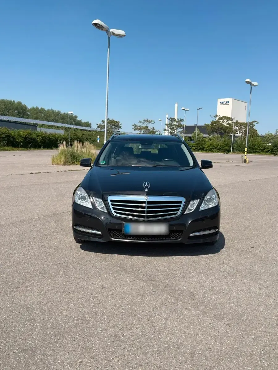 Gebraucht Mercedes E250 204 PS (150 kW) 2011 Schwarz Kombi