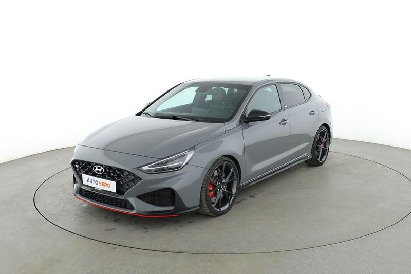 Grau Gebraucht 2021 Hyundai i30 N Performance Limousine | 29.520 € (Etwas zu teuer) - Bild 1/3