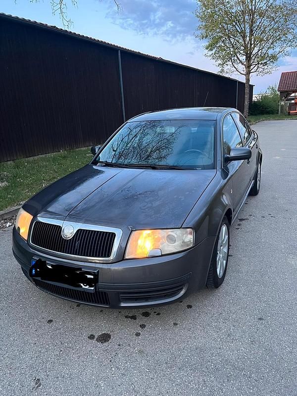 Brugt Skoda Superb 131 HK (96 kW) 2003 Grå Sedan