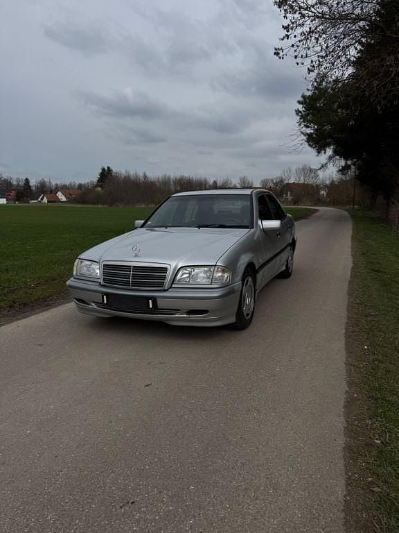 Second-hand Mercedes C180 Classic 122 CP (89 kW) 1998 Argintiu Berlinǎ