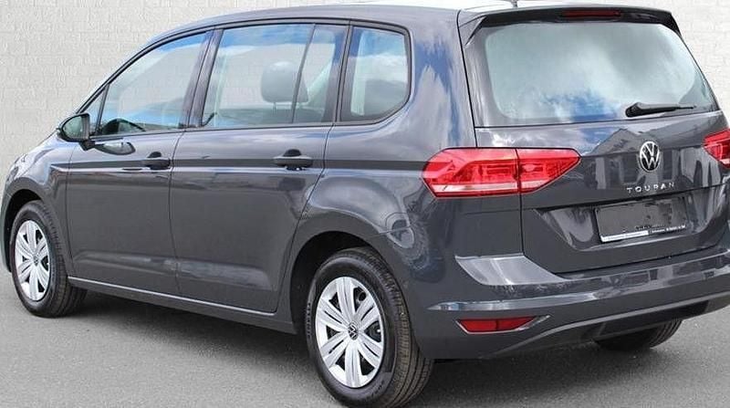 Neu VW Touran Comfortline 150 PS (110 kW) 2026 Grau Van / Kleinbus