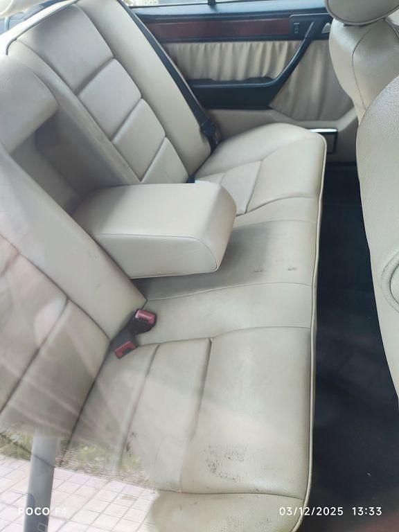 Gebraucht Mercedes 220 150 PS (110 kW) 1992 Grün Limousine