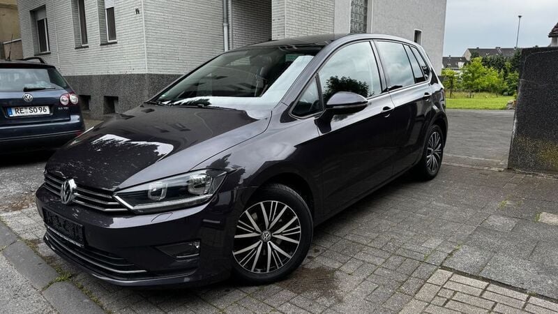 Grau Gebraucht 2016 VW Golf Sportsvan Allstar Van / Kleinbus | 10.990 € (Guter Preis) - Bild 1/4