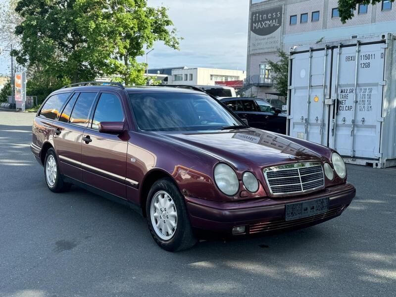 Rot Gebraucht 1996 Mercedes E230 Kombi | 2.250 € (Fairer Preis) - Bild 1/4