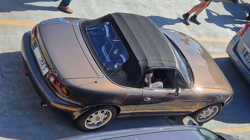 Braun Gebraucht 1996 Mazda MX5 Cabrio | 9.475 € (Fairer Preis) - Bild 1/3