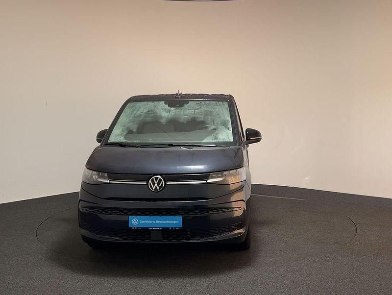 Gebraucht VW Multivan Life 150 PS (110 kW) 2024 Starlight blue metallic Van