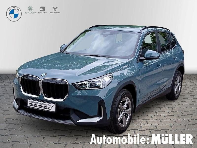 Gruen Gebraucht 2024 BMW X1 Performance SUV | 37.850 € (Guter Preis) - Bild 1/4