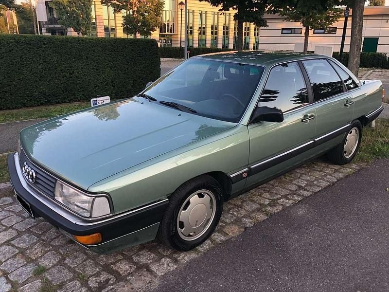 Grau Gebraucht 1985 Audi 200 Limousine | 9.000 € - Bild 1/4