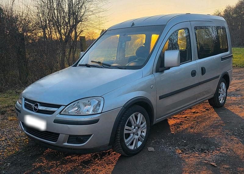 Gebraucht Opel Combo 75 PS (55 kW) 2008 Silber Van / Kleinbus