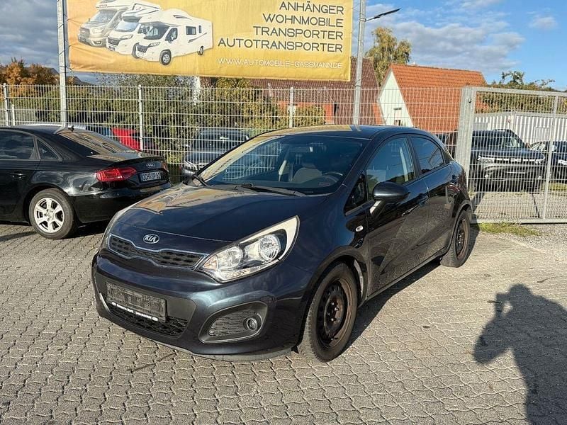 Blau Gebraucht 2014 Kia Rio 2 Limousine | 4.990 € (Guter Preis) - Bild 1/4