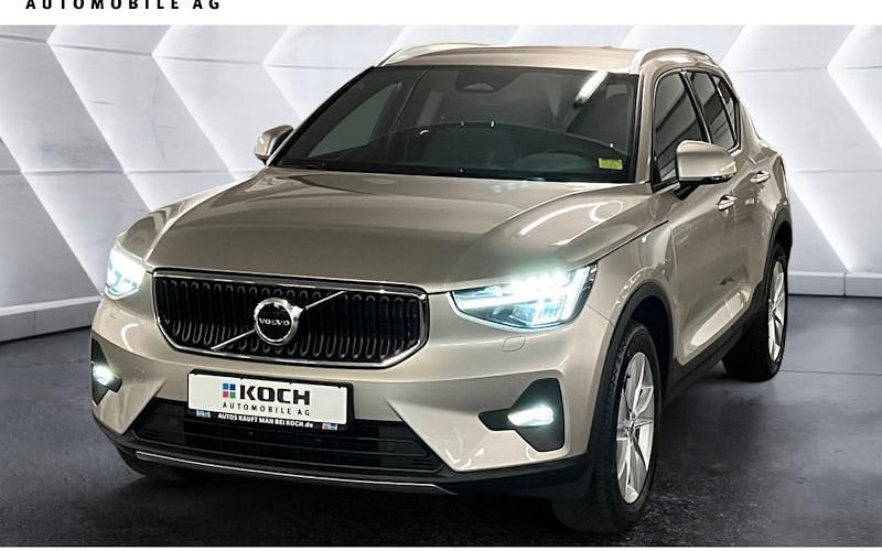 Grau Gebraucht 2024 Volvo XC40 Core SUV | 35.890 € (Guter Preis) - Bild 1/4