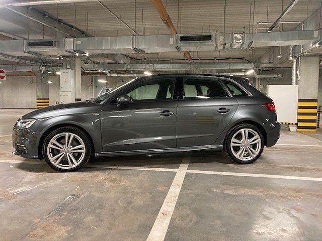 Gebraucht Audi A3 Sportback e-tron Sport 150 PS (110 kW) 2020 Grau Kleinwagen
