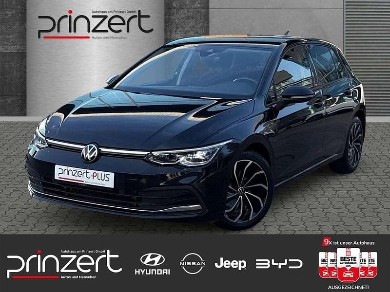 Gebraucht VW Golf VIII Active 150 PS (110 kW) 2023 Deep black perleffekt Limousine