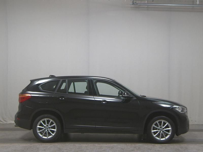 Schwarz Gebraucht 2021 BMW X1 Performance SUV | 16.280 € (Guter Preis) - Bild 1/4