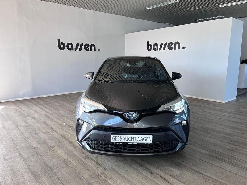 Marlingrau metallic Gebraucht 2022 Toyota C-HR Team SUV | 24.950 € (Fairer Preis) - Bild 1/4